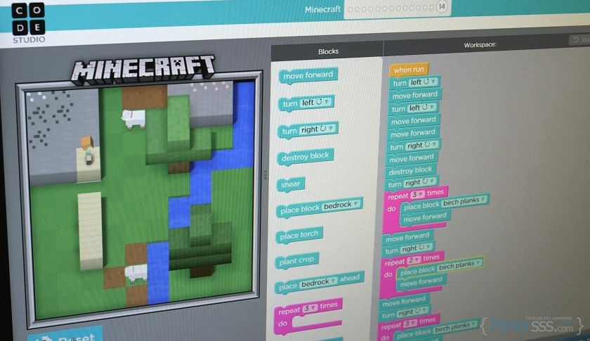Microsoft and Code.org team up to bring &apos;Minecraft&apos; to Hour of Code (PRNewsFoto/Microsoft Corp.)