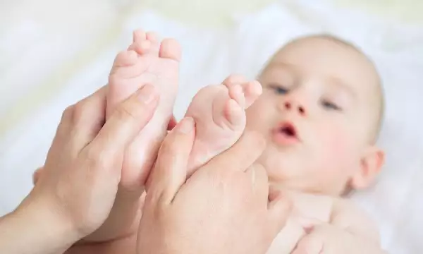 bigstock-baby-massage-31107224-1427730325-600x360