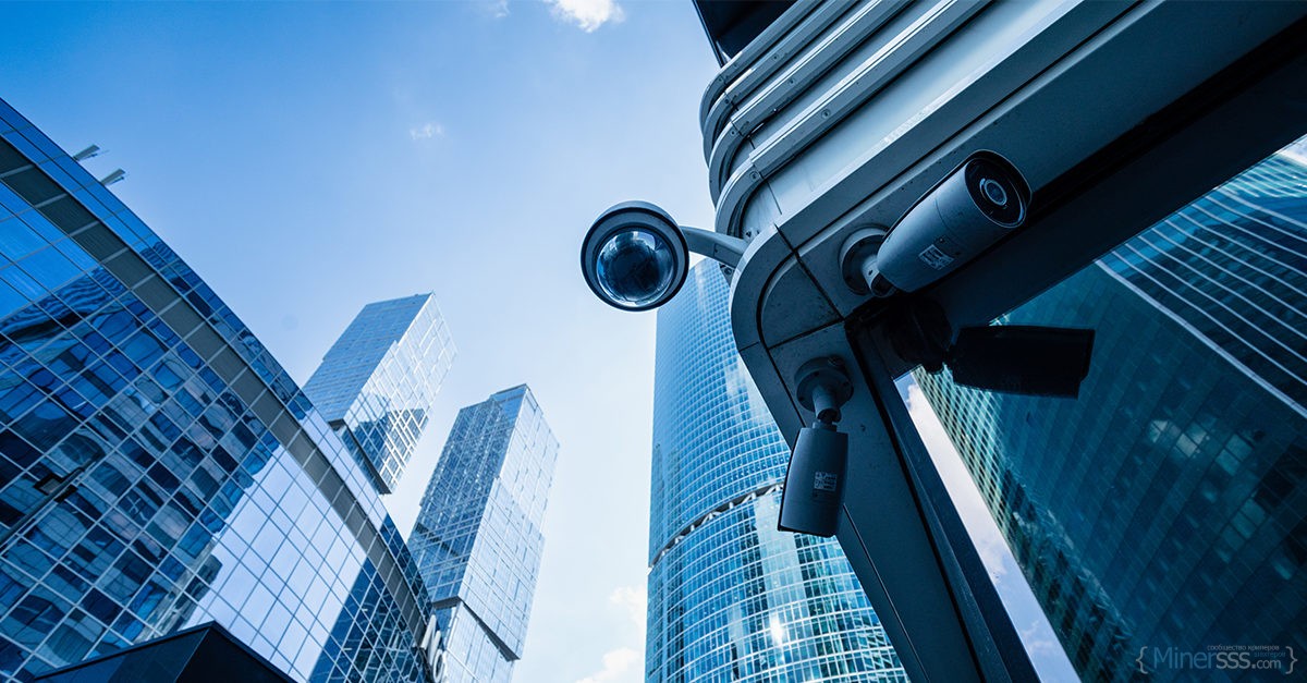 security camera on a business building corner modern skyscrapers at the background 1359280755 feat 1200x627 1